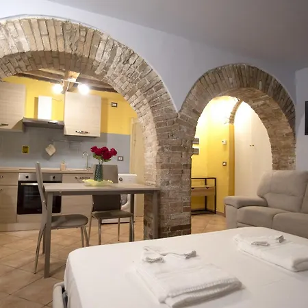 Cozy Suite - Perugia Historic Center Perúgia